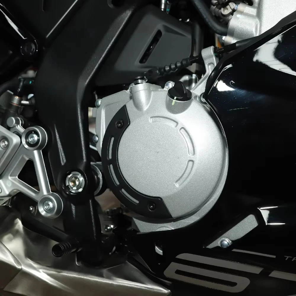 For CF 675SRR 675SS 675NK 675 srr ss  nk CF650-10-11  Modified Carbon Fiber Clutch cover Protective Cover Decorative Plate
