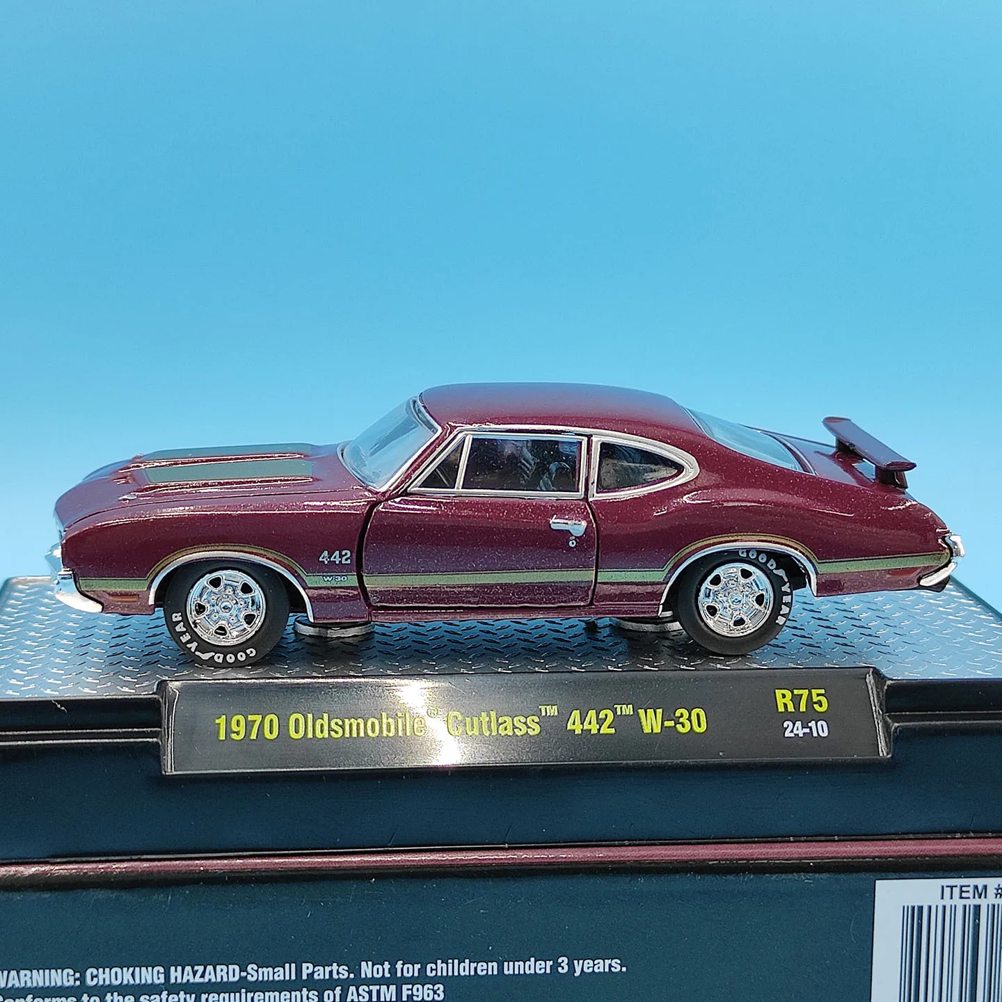 Diecast M2 1:64 Scale 1970 Oldsmobile Cutlass 442 Alloy Car Model