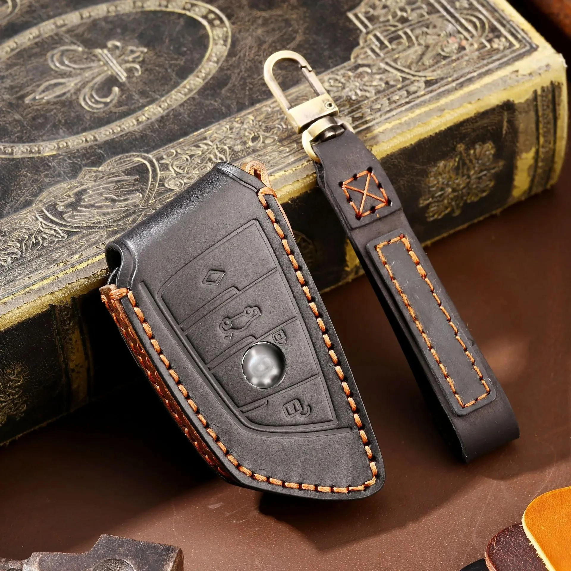

Blade-Style Genuine Leather Key Case for BMW - High-End Handmade Car Key Cover with Key Chain & High-Appearance Hanging Ornament