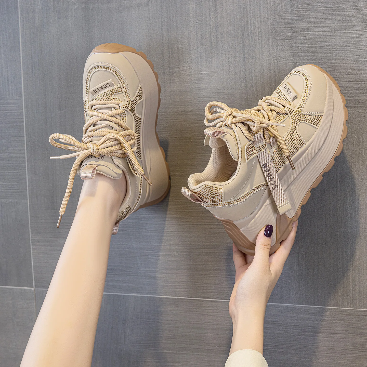 

White shoes 2025 autumn new height increasing soft sole daily fashion casual board shoes thick sole dad shoes women