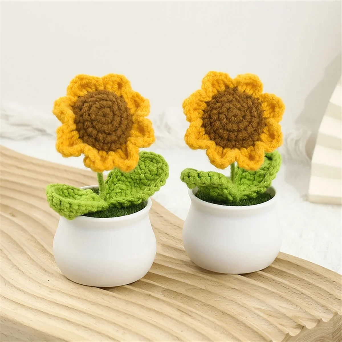 4PCS Mini Crochet Sunflower Potted Plants, Fake Knitted Sunflower with Pot Handmade Artificial Flowers for Car Ornaments