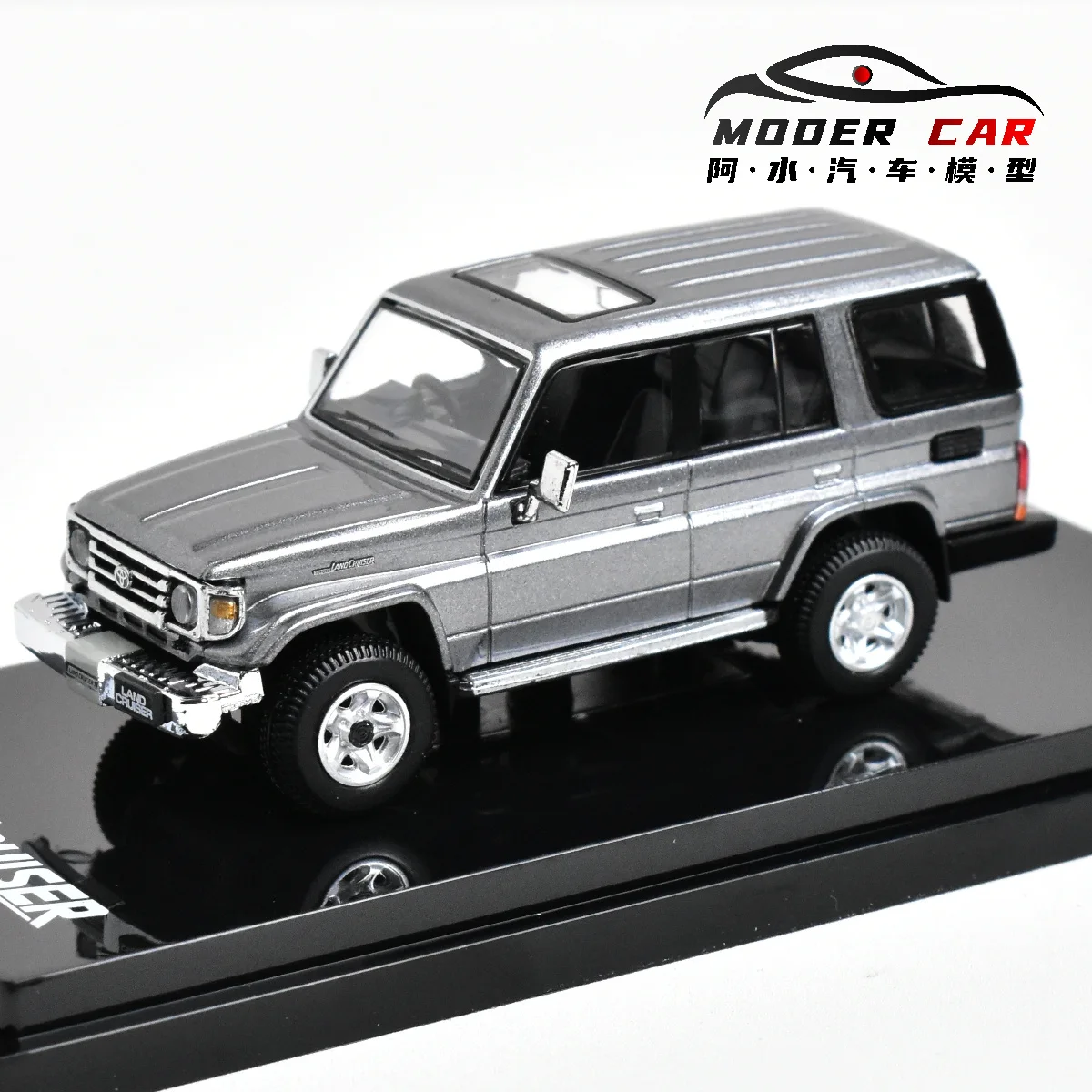 Hobby Japan 1:64 LC70 2001 LC60 1981 Diecast Model Car