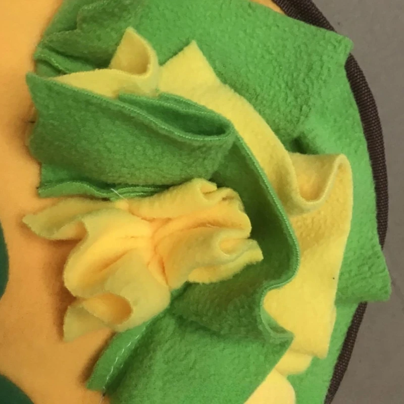 

Bright Color Slow Feed Dog Mats Flower Snuffle Mats for Indoor Enrichment