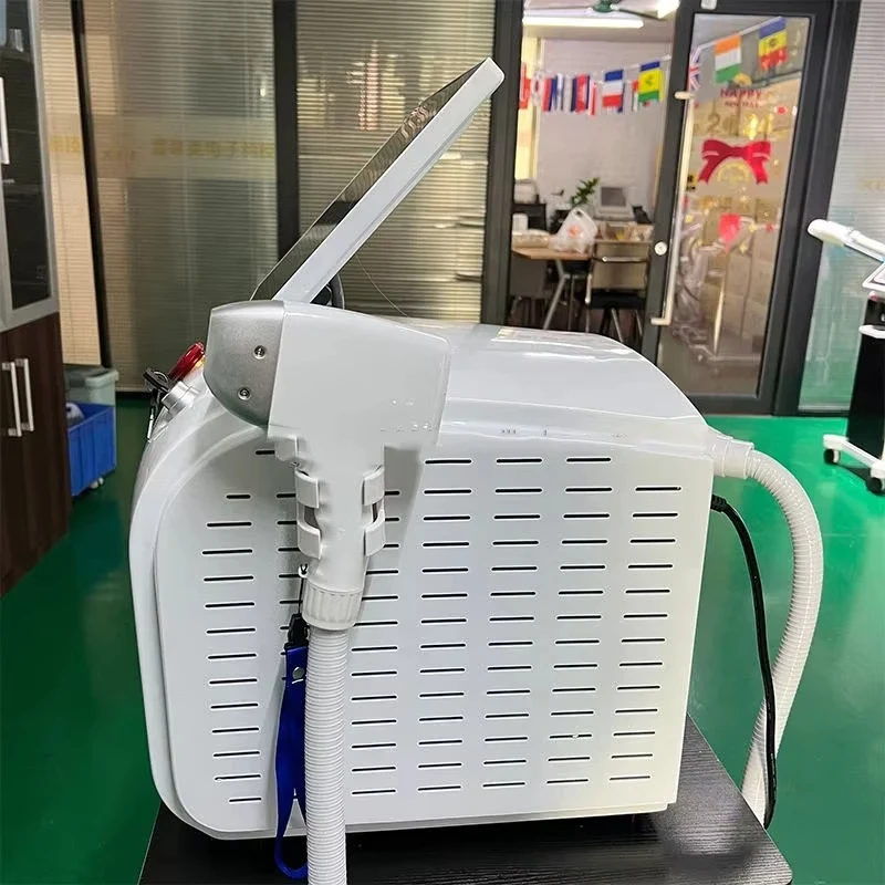 

4 волны 808 нм 755 нм 1064 нм портативный мини-диодный лазерный аппарат для удаления волос ледяной титан безболезненный постоянный