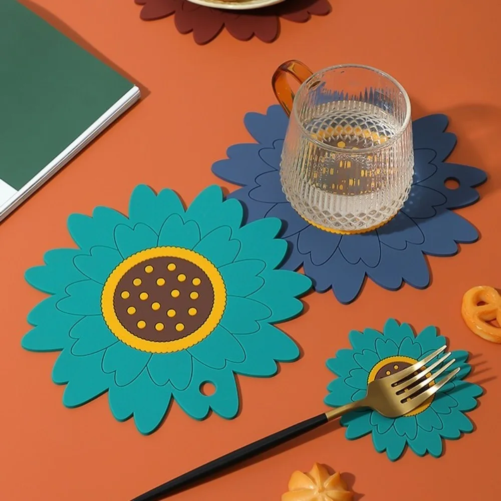 

3PCS Dish Mat Anti-Slip Sunflower Hot Pot Holder Cartoon Thickened Bowl Mat Heat Resistant Anti-scalding Cup Coasters Office