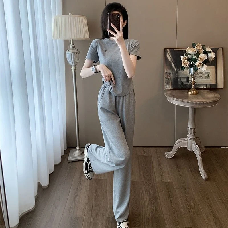 

Women 2026 Summer Casual Sports Suit New Stylish Slimming Square Shoulder Short Sleeve High Waist Wide Leg Pants Two Piece Set