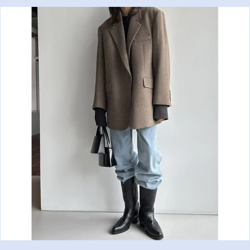 24 سنة الخريف والشتاء النسخة الكورية الجديدة عارضة صديقها نمط متعرجة نمط المرأة فضفاضة الصوف دعوى سترة