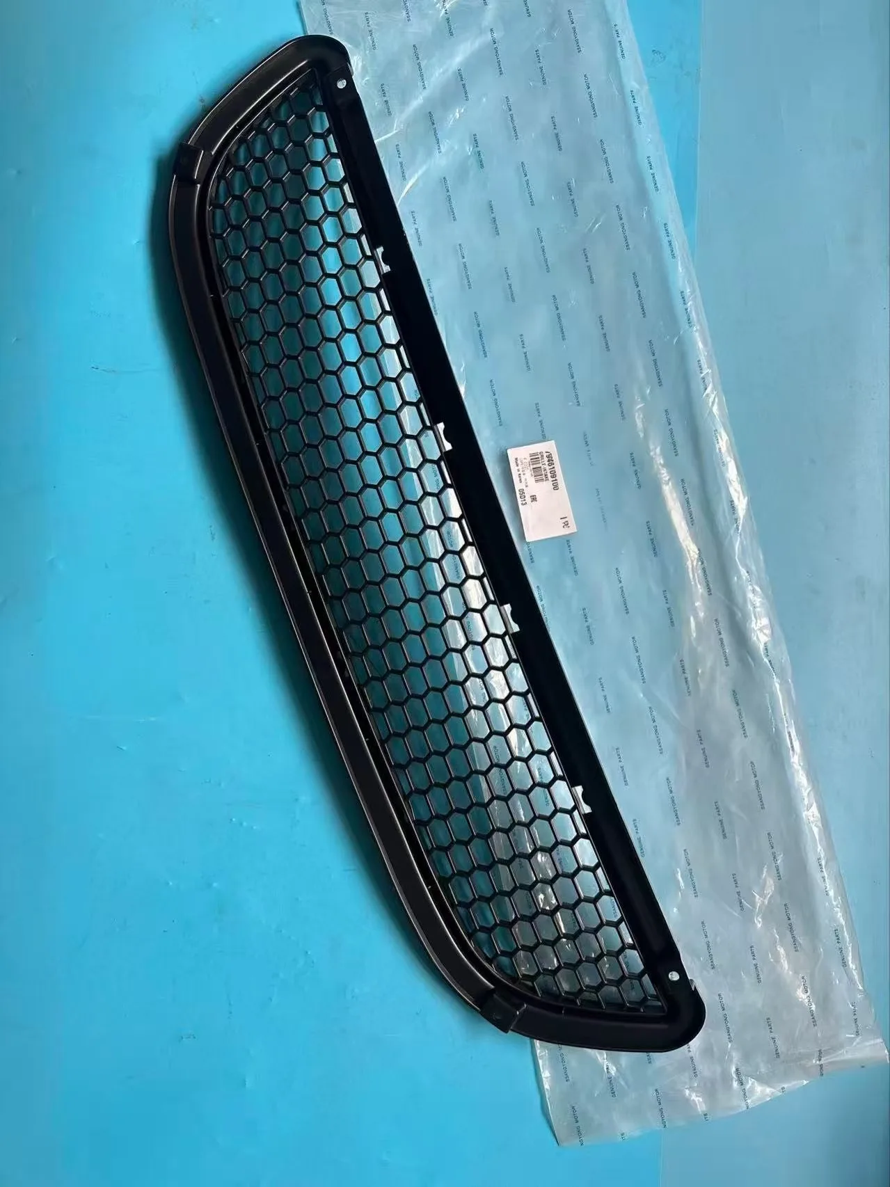 

Решетка воздухозаборника переднего бампера 7946109100 для Ssangyong Kyron 2007-2014