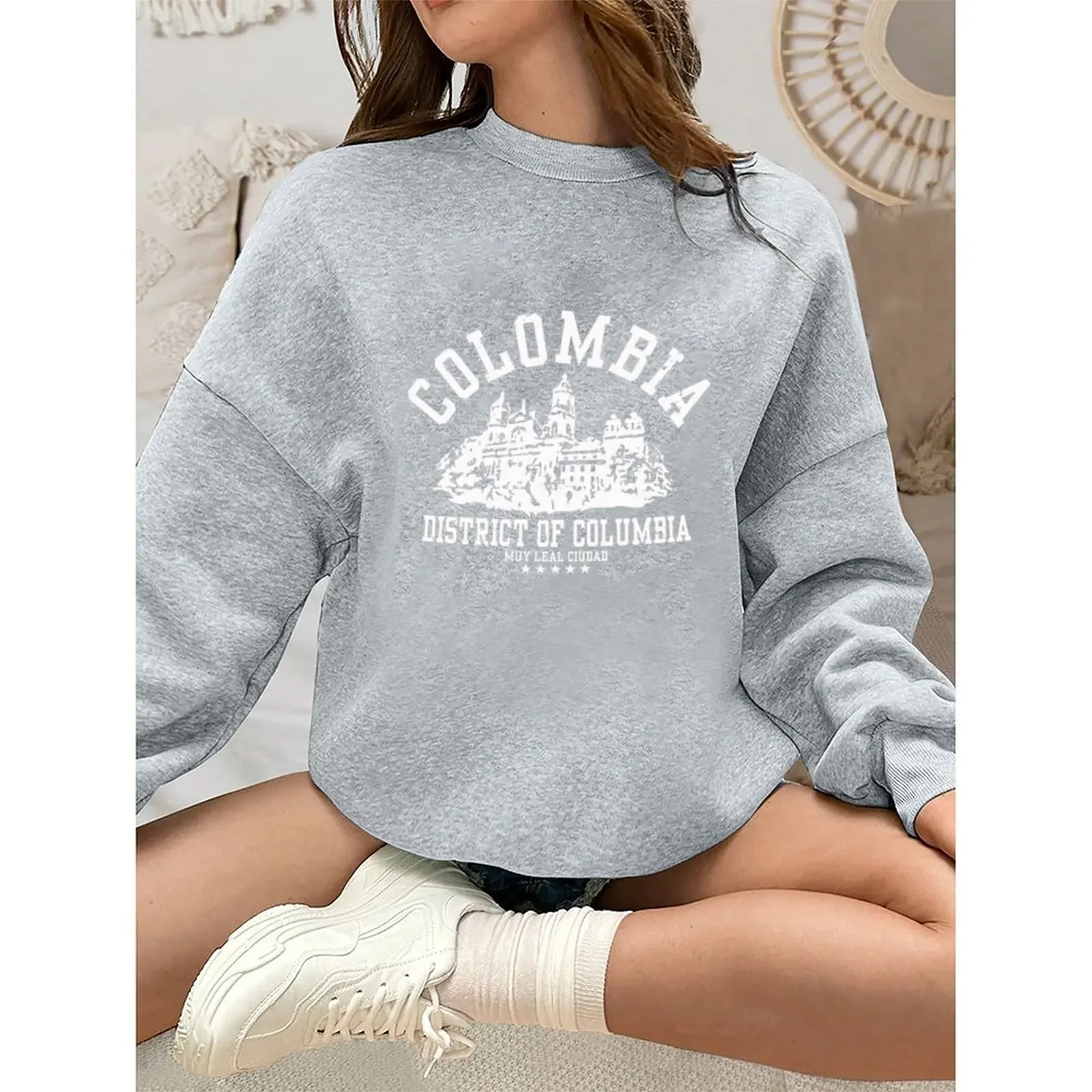 

Round Neck Pullover Velvet Sweater For Daily Wear Women Sweater Autumn Winter Round Neck Long Sleeve Polyester
