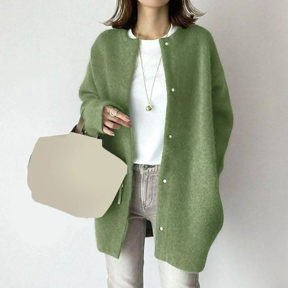 سترة نسائية أنيقة برقبة دائرية معطف محبوك للنساء بلون سادة ملابس خارجية فضفاضة بأكمام طويلة أنيقة متوسطة الطول للشتاء