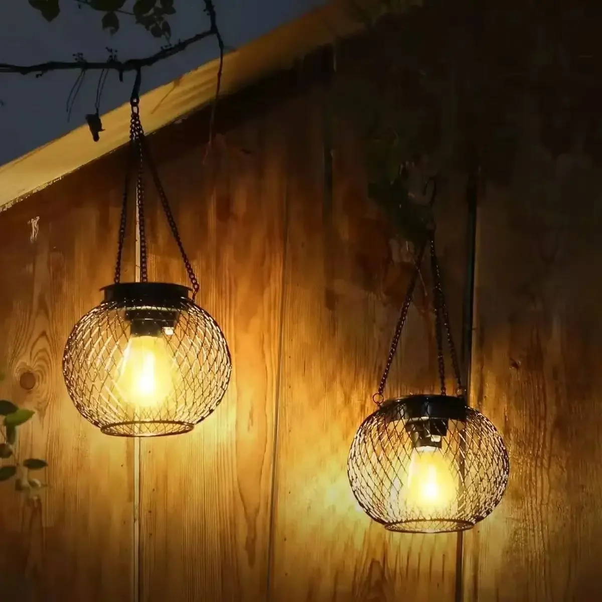 Solar Powered Wrought Iron Patio Pendant Light Hollow Mesh Pendant Light Outdoor Garden Porch LED Suspension Decorative Lights