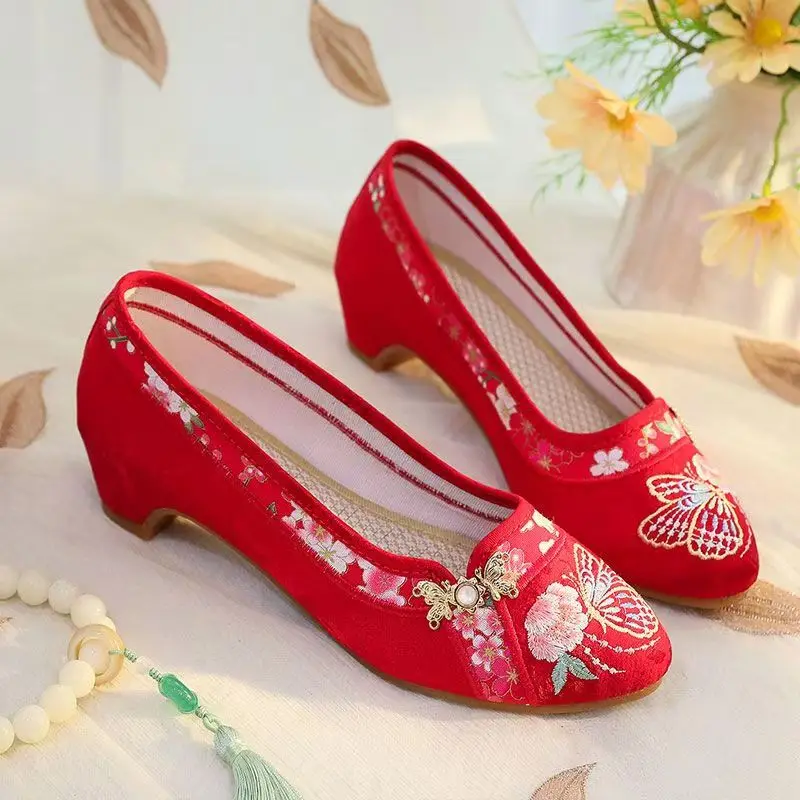 Женские туфли на низком каблуке с вышивкой, весенне-осенние новые туфли Cheongsam на мягкой подошве с круглым носком, туфли Hanfu в этническом стиле