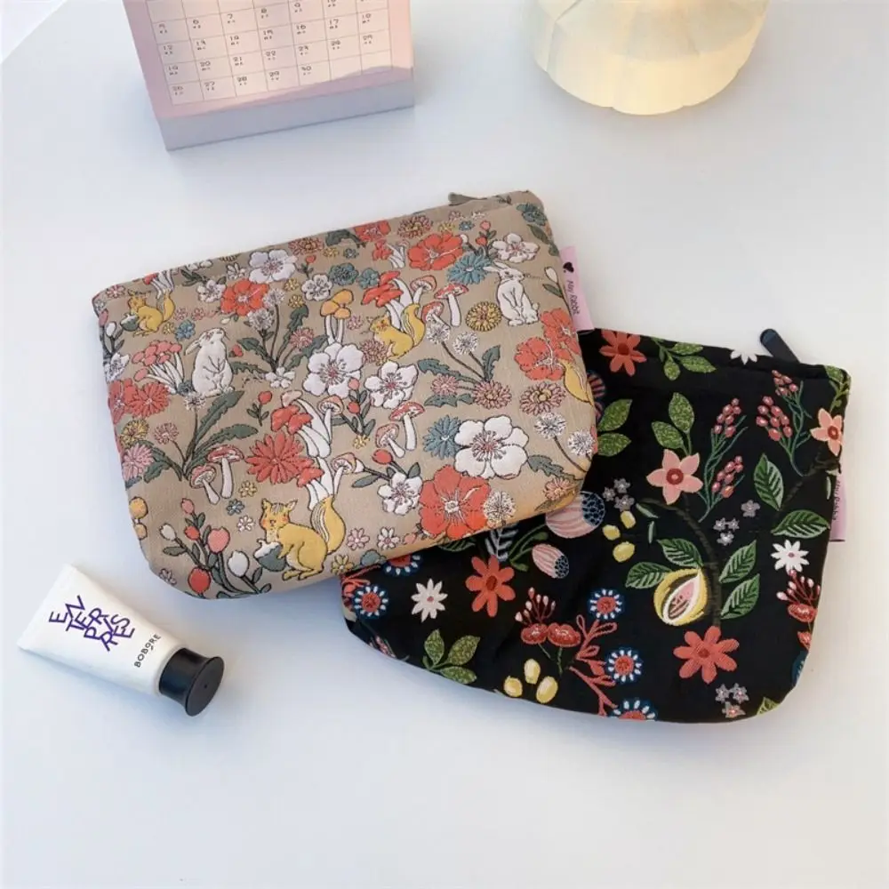 

Canvas Embroidered Cosmetic Bag Large Capacity Clutch Zipper Jacquard Storage Bag Korean Style Portable Makeup Bag Outdoor