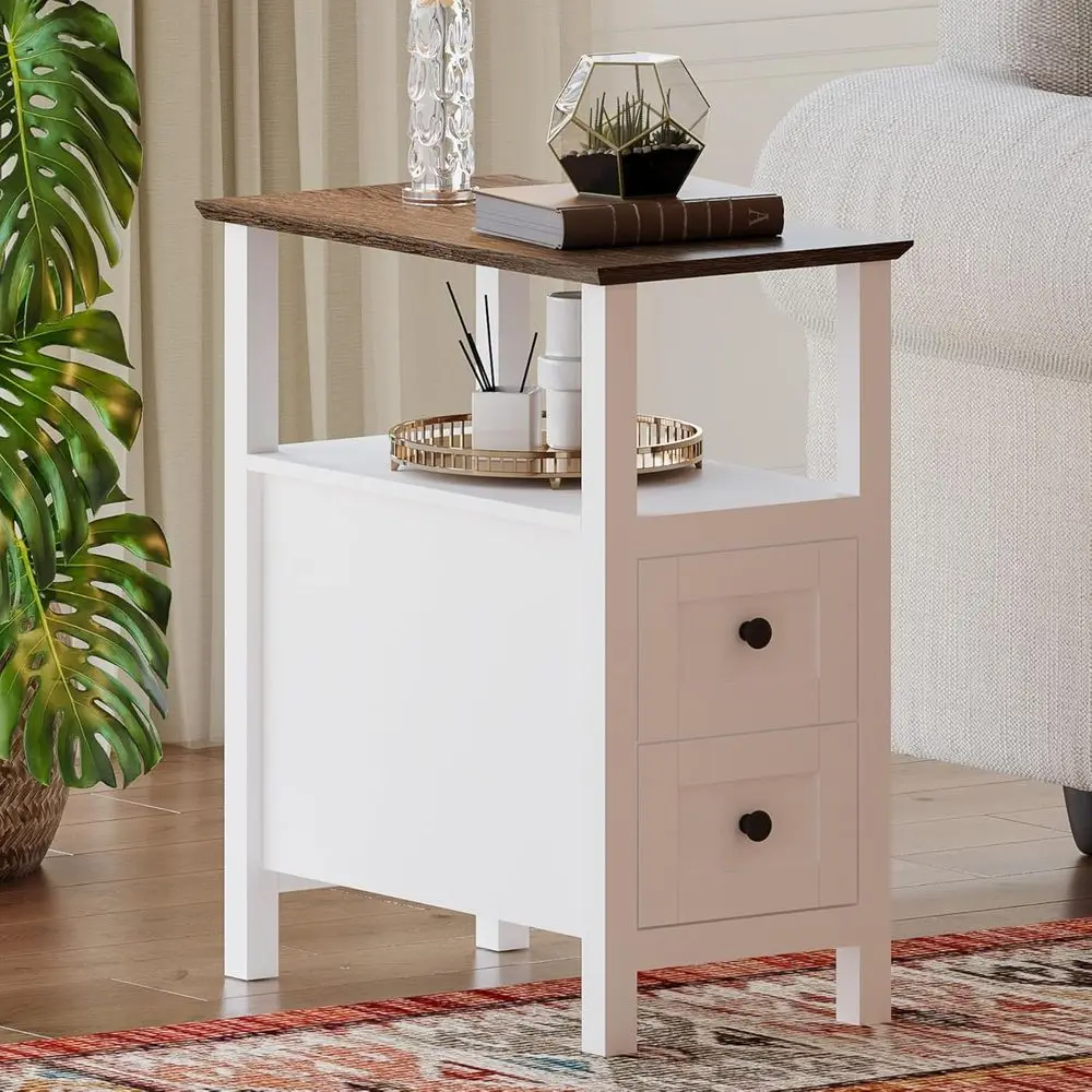 ホワイト 2 ピース ファームハウス エンドテーブル セット、3 段ナイトスタンドと狭いスペース用のスリムなベッドサイドテーブル付き