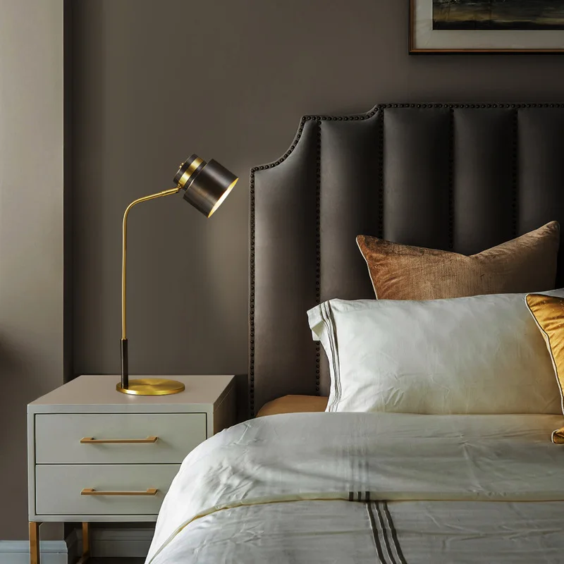 Nordic bedroom bedside table lamp, simple and personalized modern study desk lamp