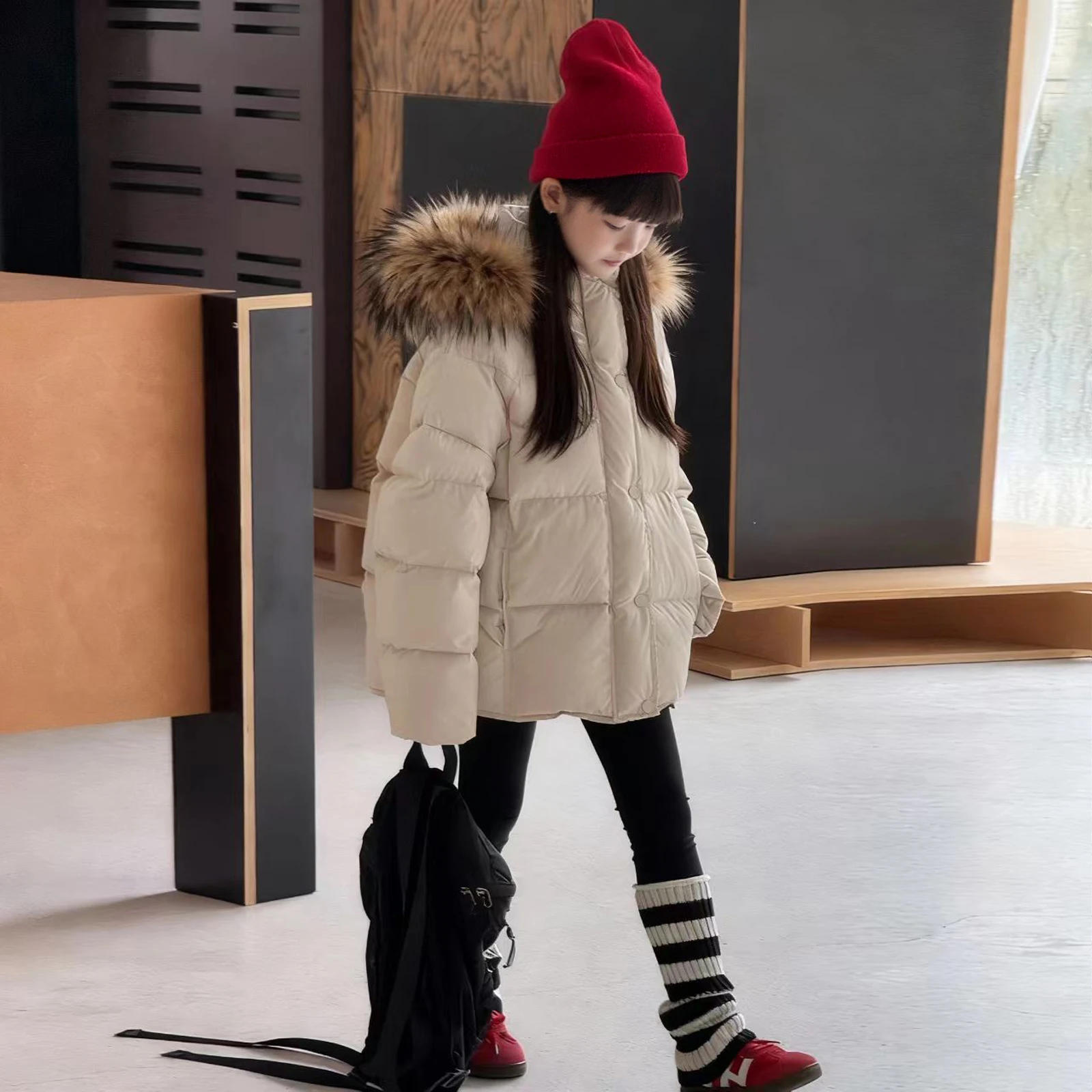 

Children's Down Coat 2025 New Boys' Outerwear Thickened Natural Fur Collar Hooded Jacket for Girls Short Kids Clothing RM210