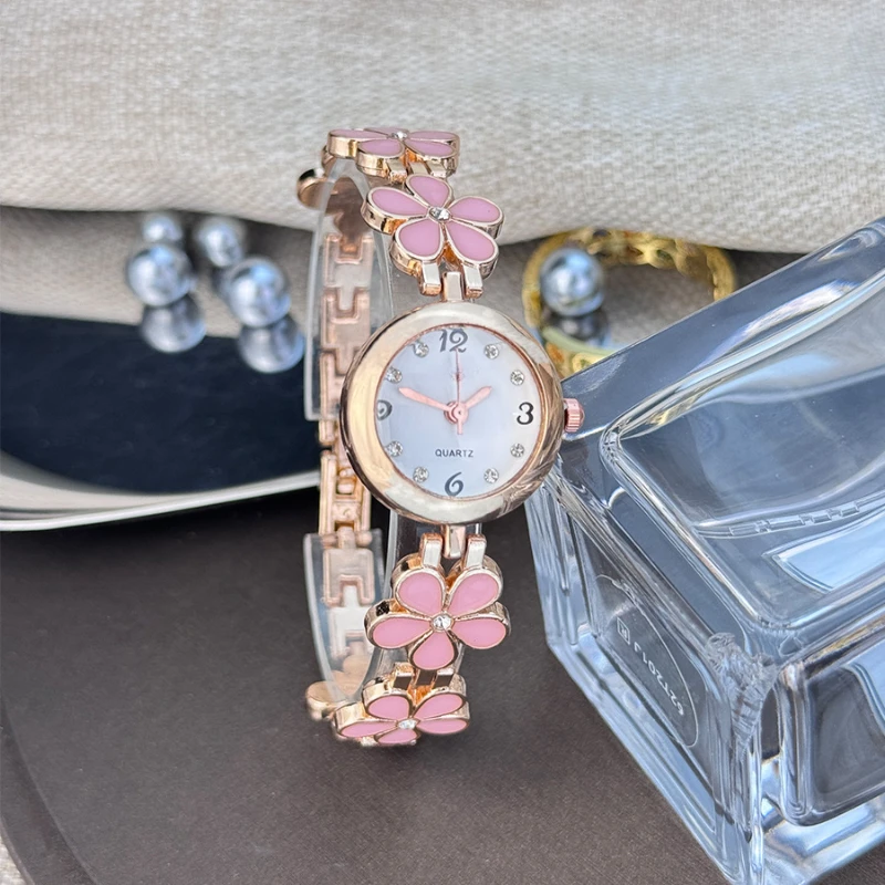 Изящные женские кварцевые часы: элегантный черный и розовый цветочный дизайн — идеальная идея подарка на любой случай