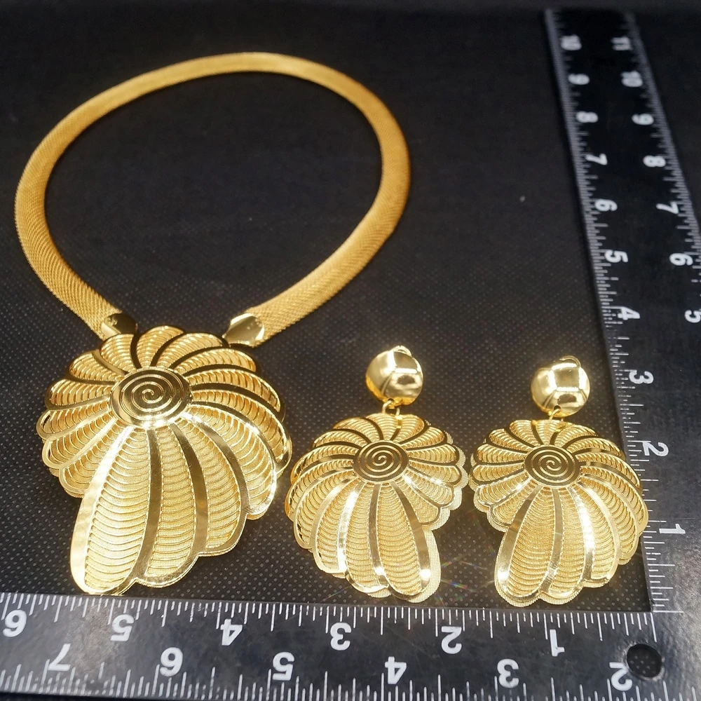 Fashion Golden Simple Necklace Sun Flower Earrings Jewelry Set Flower Exquisite Jewelry Set  Woman Holiday Gift Necklace Set