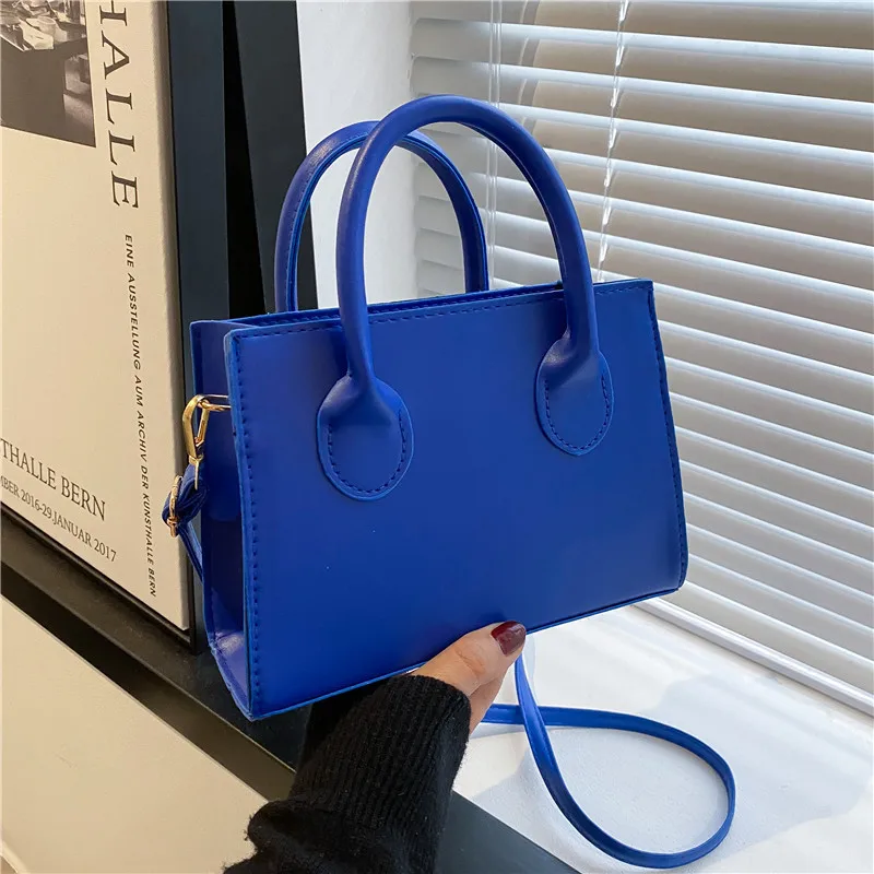 

2026 Spring/Summer Handbag, Retro Shoulder Bags, Fashionable Small Compact Bags, Durable and Stylish, Suitable for Casual Travel