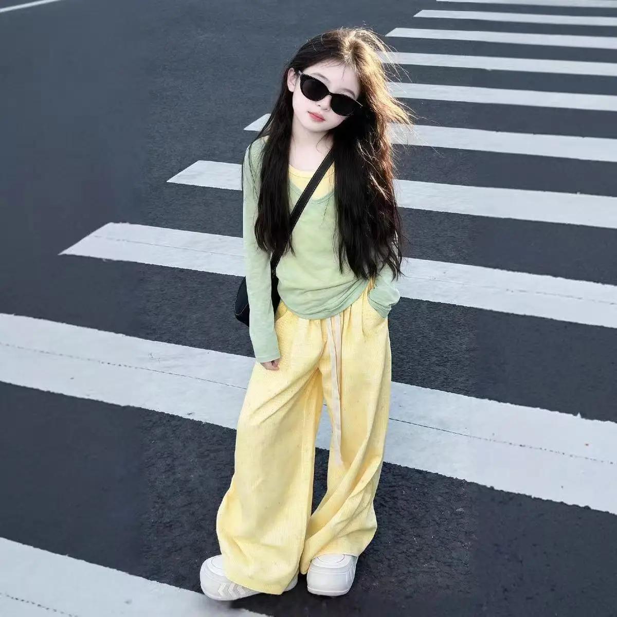 

The 2026 New Girls' Spring Set Is Super Cute Featuring A Dopamine-inspired Children's Fashionable And Trendy Three-piece Suit