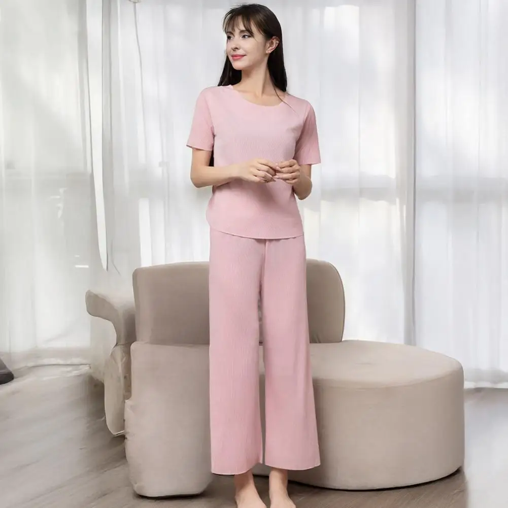 Set Piyama Musim Panas 2 Potong dengan Kaus Lengan Pendek Celana Panjang Bahan Sutra Es Pakaian Tidur Nyaman untuk Wanita