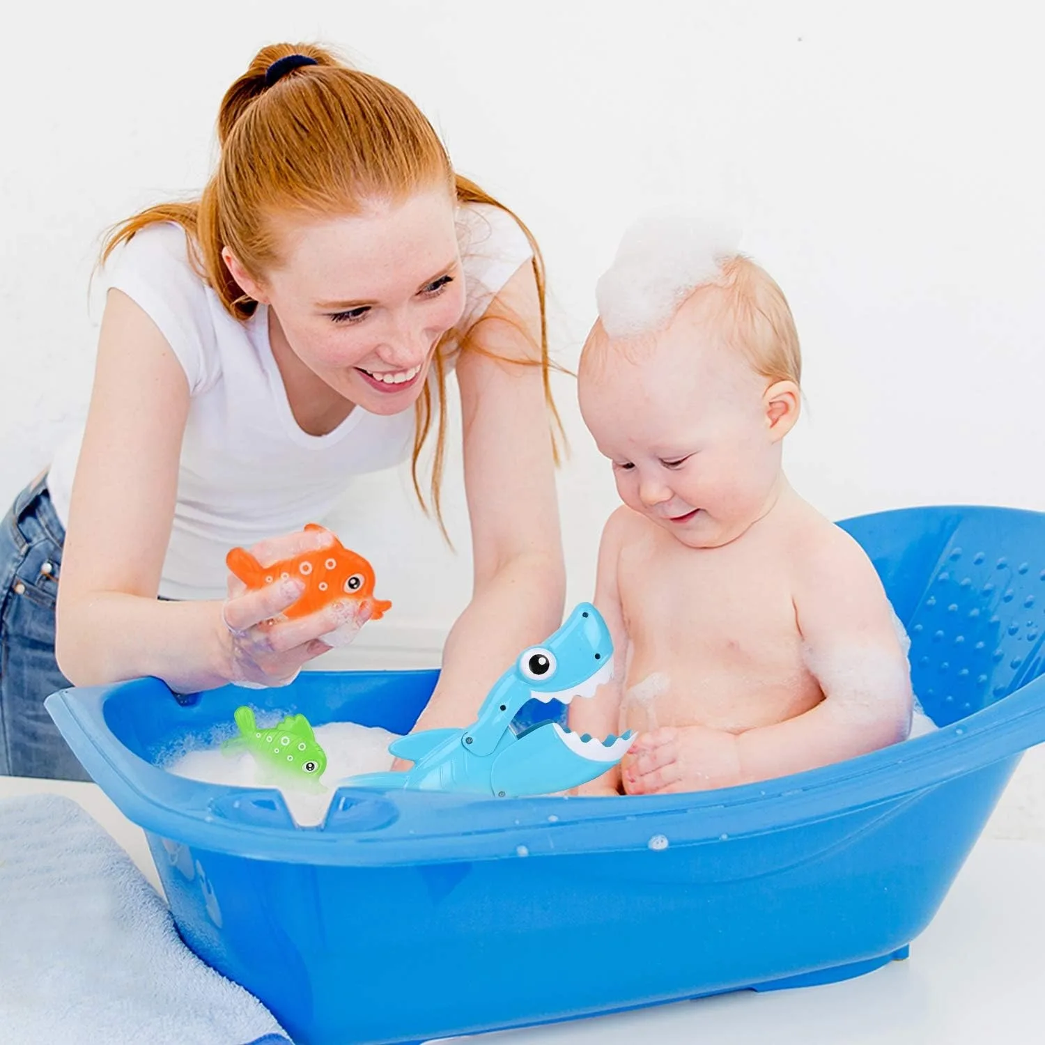 Action comprend 4 poissons flottants, jeu de bain de piscine pour bébé, cadeau pour bébé en bas âge, jouet de baignoire pour bébé avec mordre les dents