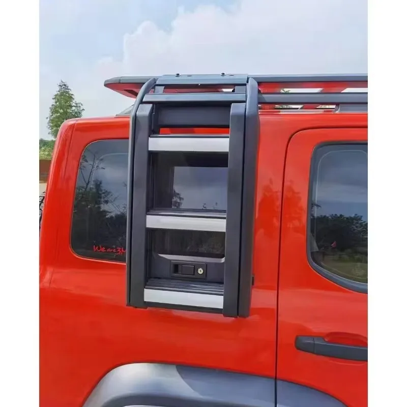 Portapacchi e scaletta per tetto auto personalizzati