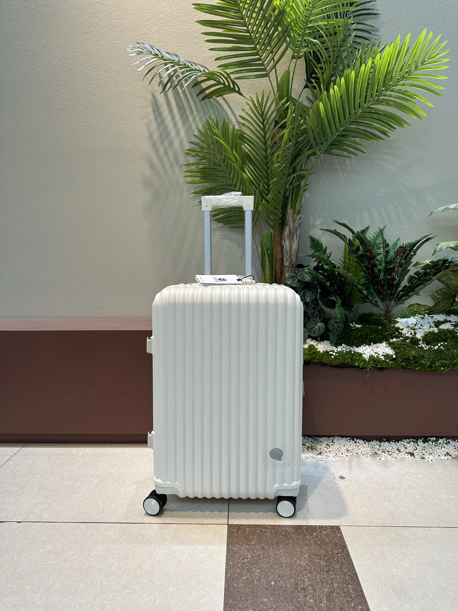 valigia-da-viaggio-in-alluminio-con-telaio-grande-resistente-per-studenti-con-ruote-a-quattro-direzioni-alla-moda