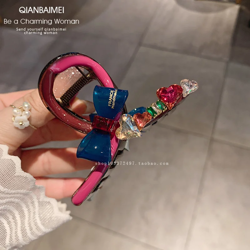 

Color love rhinestone high-end hairpin, disc hair shark clip is suitable for less hair volume