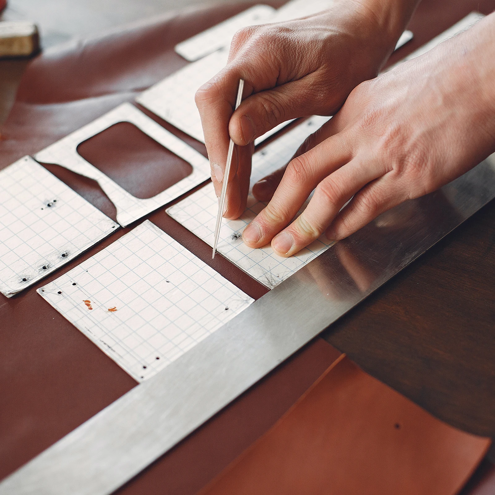 

42Pcs Durable Sewing Needle Set Curved Triangular Needle for Craft Knitting Home Repair DIY Projects Different Sizes