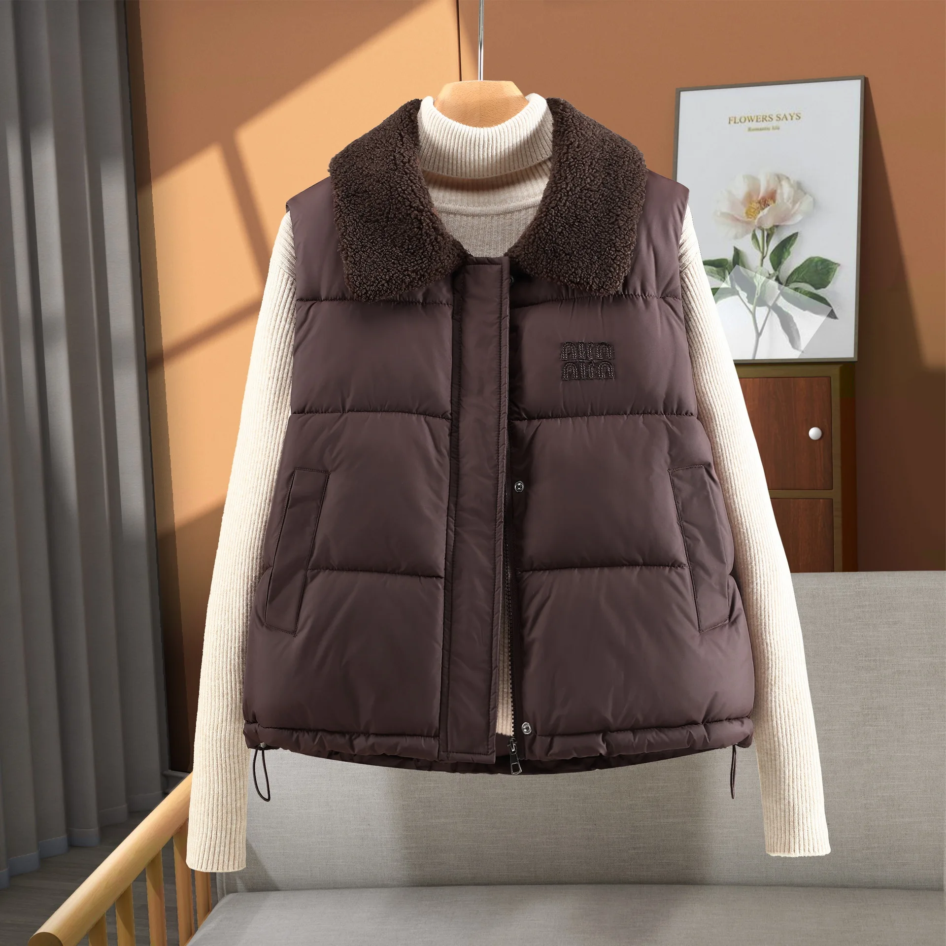 

Women's Down Cotton-padded Vests Sleeveless Parkas Loose Warm Tops Autumn Winter Short Waistcoat Berber-fleece Collar Outerwear