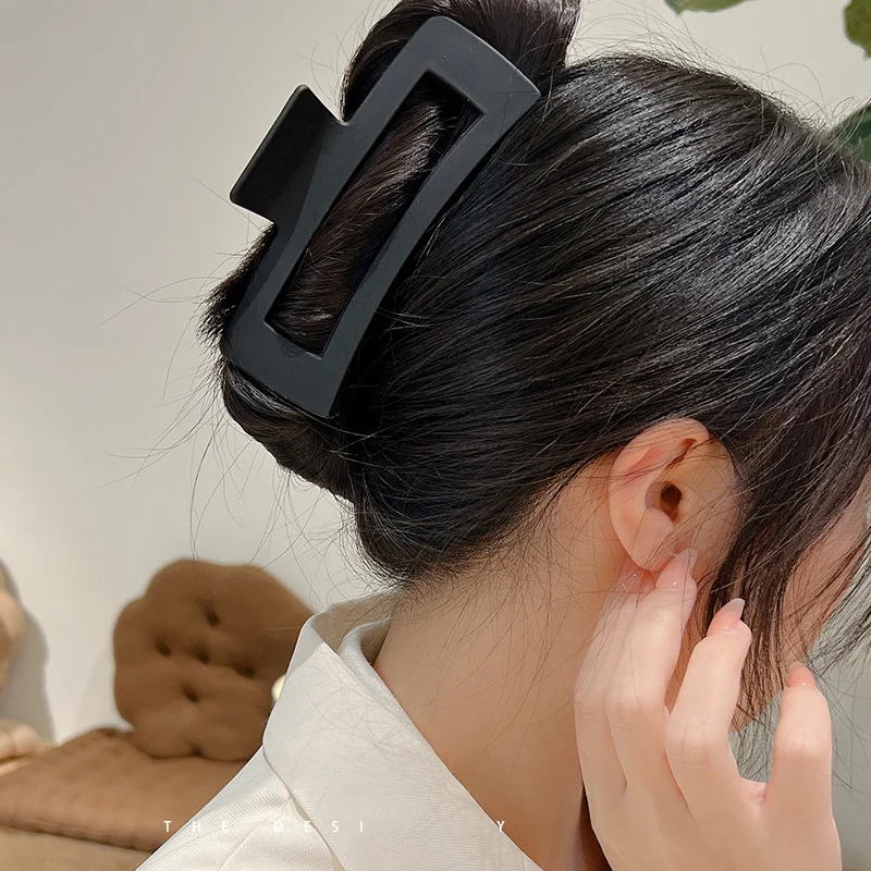 

Простой большой коготь для волос, женская кинотеатр New Sle Ele Ba of Head Bun, заколка для волос, зажим для ковчег, карта для волос Fre Outlined