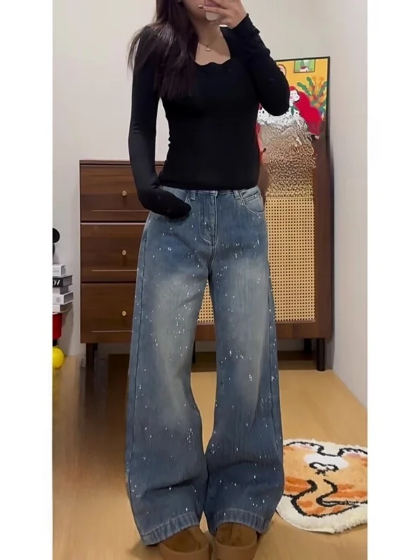 جينز نسائي مزين بالأحجار الكريمة ثقيل الوزن بتصميم مستقيم وفضفاض للخريف والشتاء، يساعد على تنحيف الجسم مع أزرار منخفضة الخصر