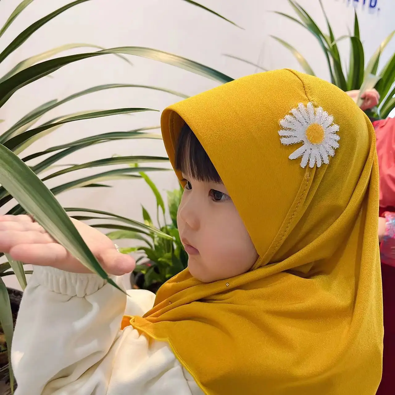 Muslim Girl Kid Hijab Instant Scarf High quality Islamic Daisy Pull Up Scarf Shawl Soft Stretch 2 to 7 years old Children Hijabs