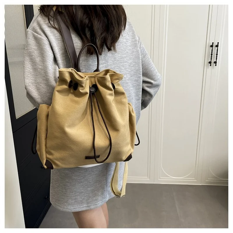 حقيبة ماسنجر نسائية رشيقة مع جلد ساتان كلاسيكي بلجيكي أنيق وخفيف الوزن للركاب بتصميم يومي