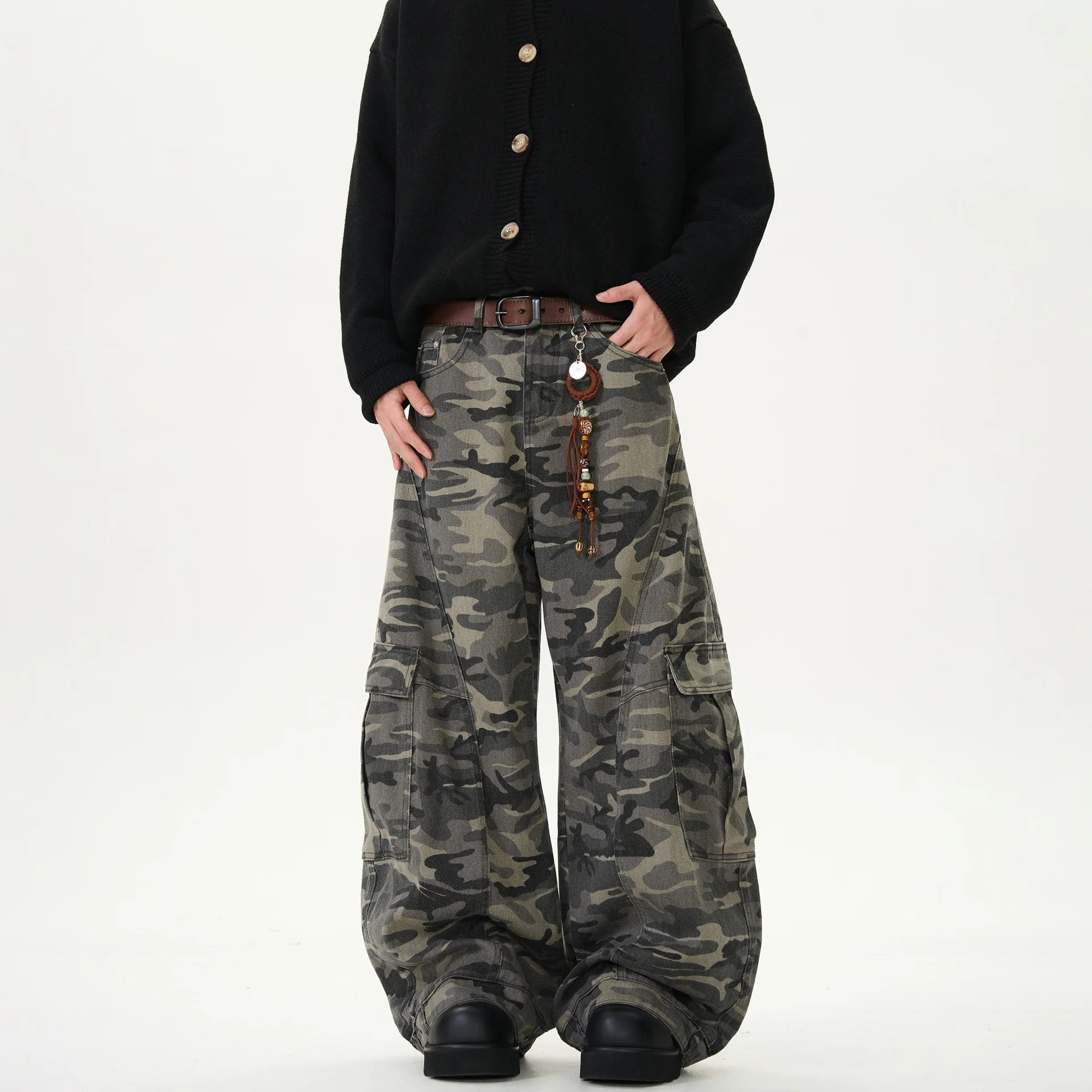 

American Retro Camouflage Wide-Leg Cargo Pants Trendy Loose Reversible Design Scimitar Jeans For Men And Women