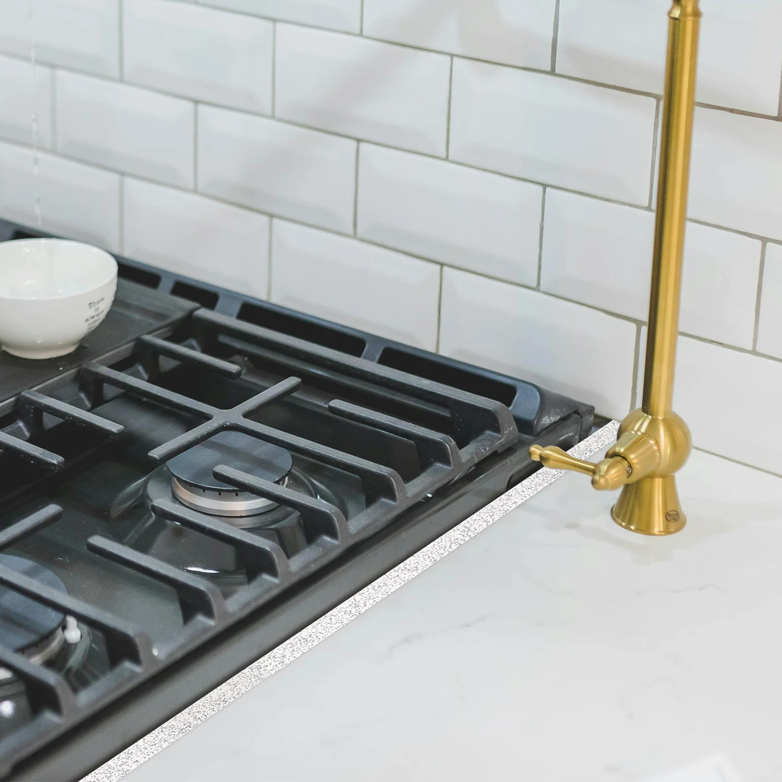 

2 Rolls Self Adhesive Skirting Board Trim Strip Peel Stick Decorative Wall Molding Ceiling Edge Background Home Decor PVC