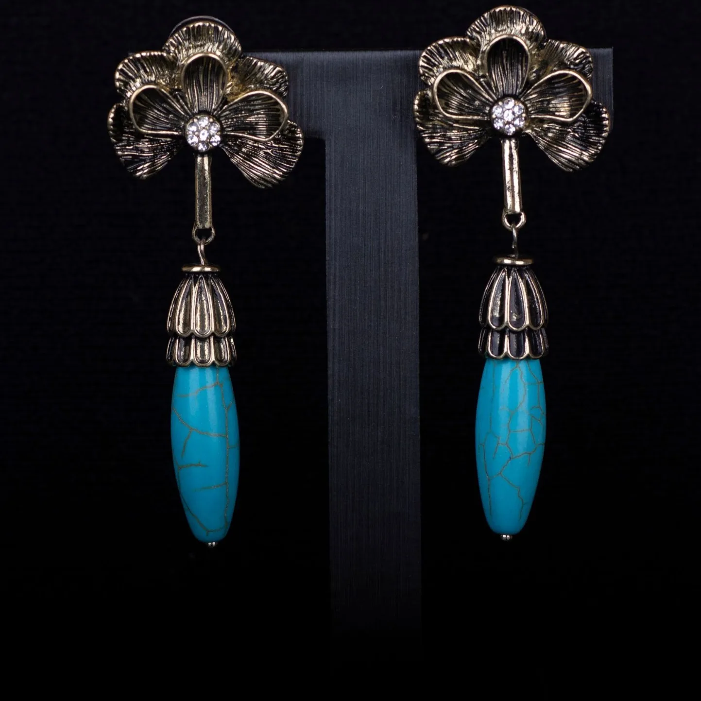 

2024 French original fashion retro exaggerated handmade earrings temperament free delivery