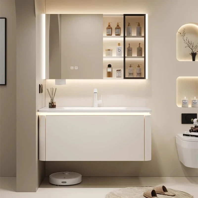 Szafka łazienkowa kremowa ceramiczna z umywalką zintegrowaną, umywalka podłogowa, lustro z motywem kreskówkowym, zestaw do mycia twarzy, meble do łazienki.