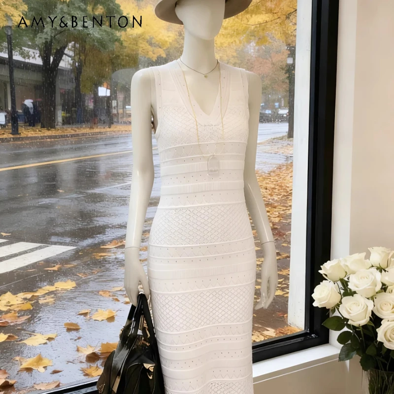 

French Gentle V-neck Knitted Women's Dress 2026 Summer New Model Elegant Slimming Waist-cinching Fishtail Long Dresses Ladies
