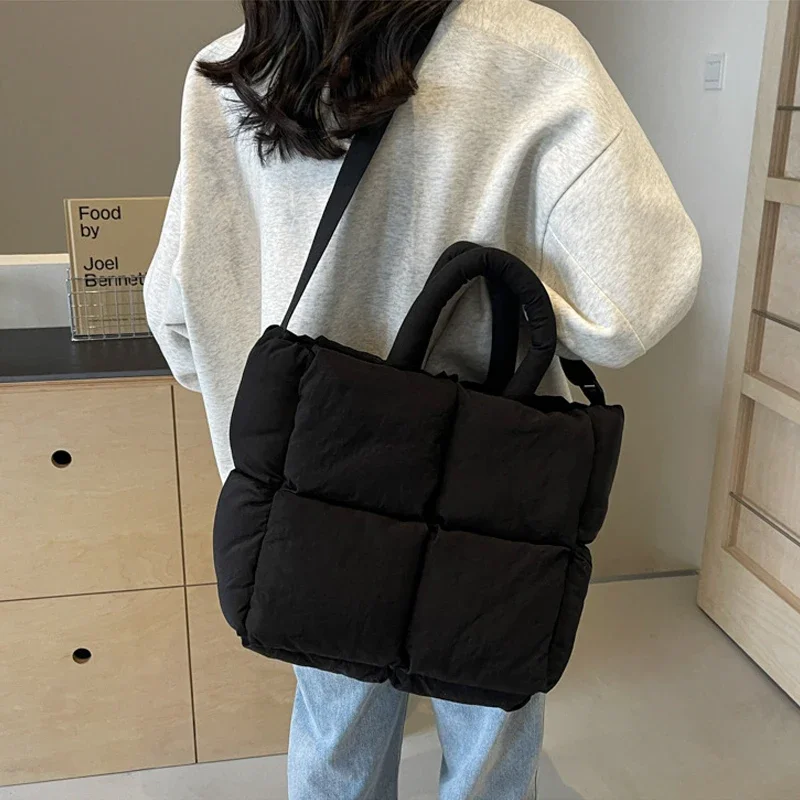 Sac fourre-tout matelassé en nylon doux pour femme, sacs à main rembourrés, sacs à bandoulière en duvet de coton léger, sacs à main de créateur, chaud pour l'hiver, mode initiée