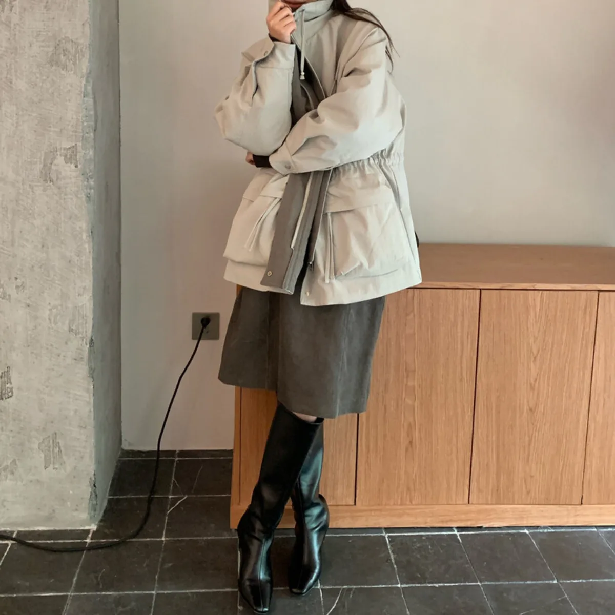 KWTX 2025 Damska kurtka robocza, nowy styl, blok kolorów, pogrubiona, wiązana w pasie, kieszenie na zamek, casualowa, designerska, jesień-zima