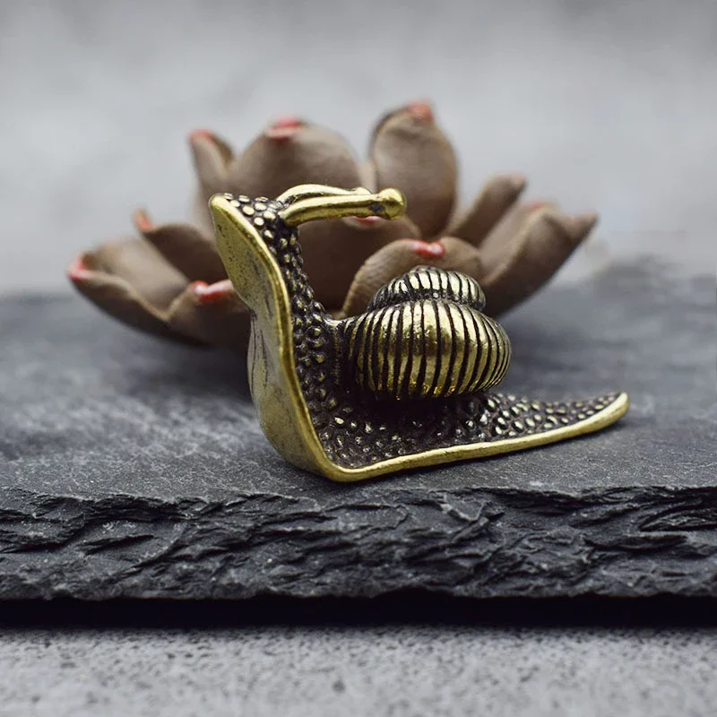 Vintage Pure Copper Pet Tea Snail Ornament Mini Snail Figurine Tea Pet Tea Ceremony Collection Decoration Desktop Plaything