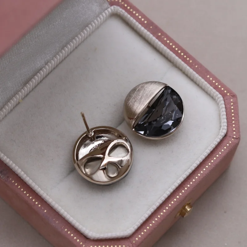 Korean new fashion jewelry 14K gold plated brushed metal semicircle gray crystal earrings elegant women's daily work accessories