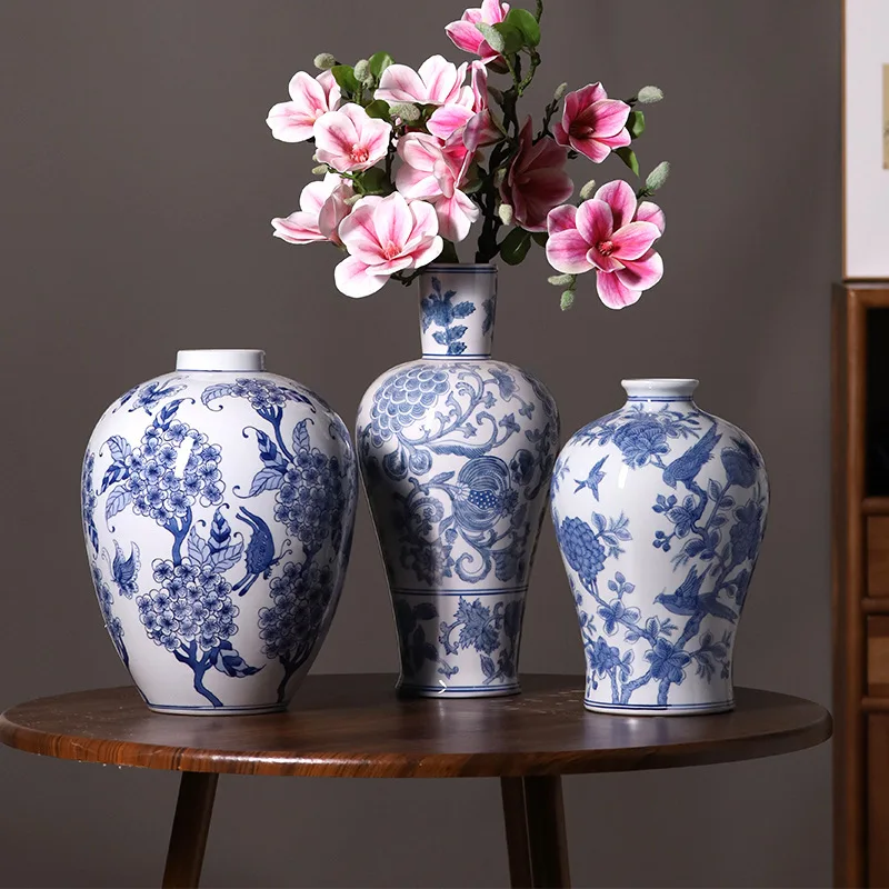 Blue and white porcelain vase ornament B & B model room hotel home living room Chinese hand-painted ceramic vase hydroponic