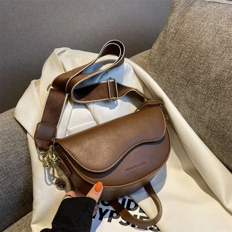 2025 Women Vintage Solid Color Flap PU Leather Wide Strap Crossbody Small Saddle Shoulder Underarm Bag Fashion Bag