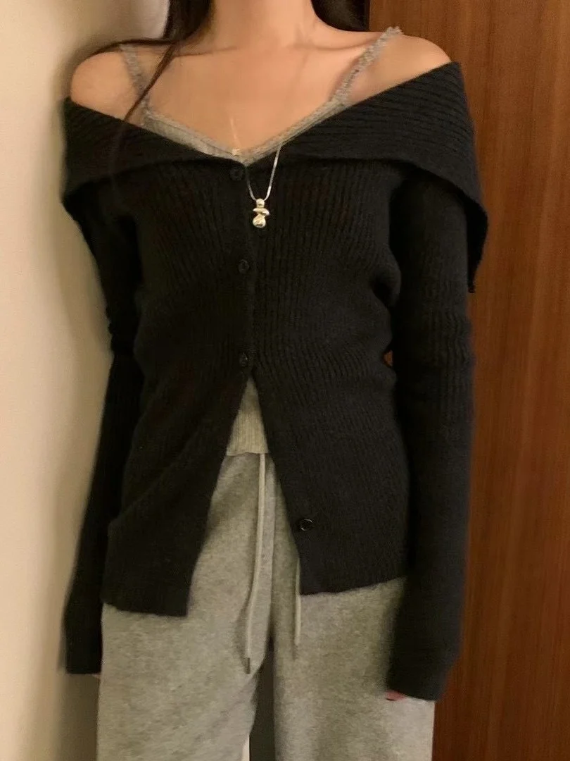 Korean Sle High-End Knitted Sweater Women's Single Button Slimming Pure Desire Faion Autumn 2025 Personali Neline