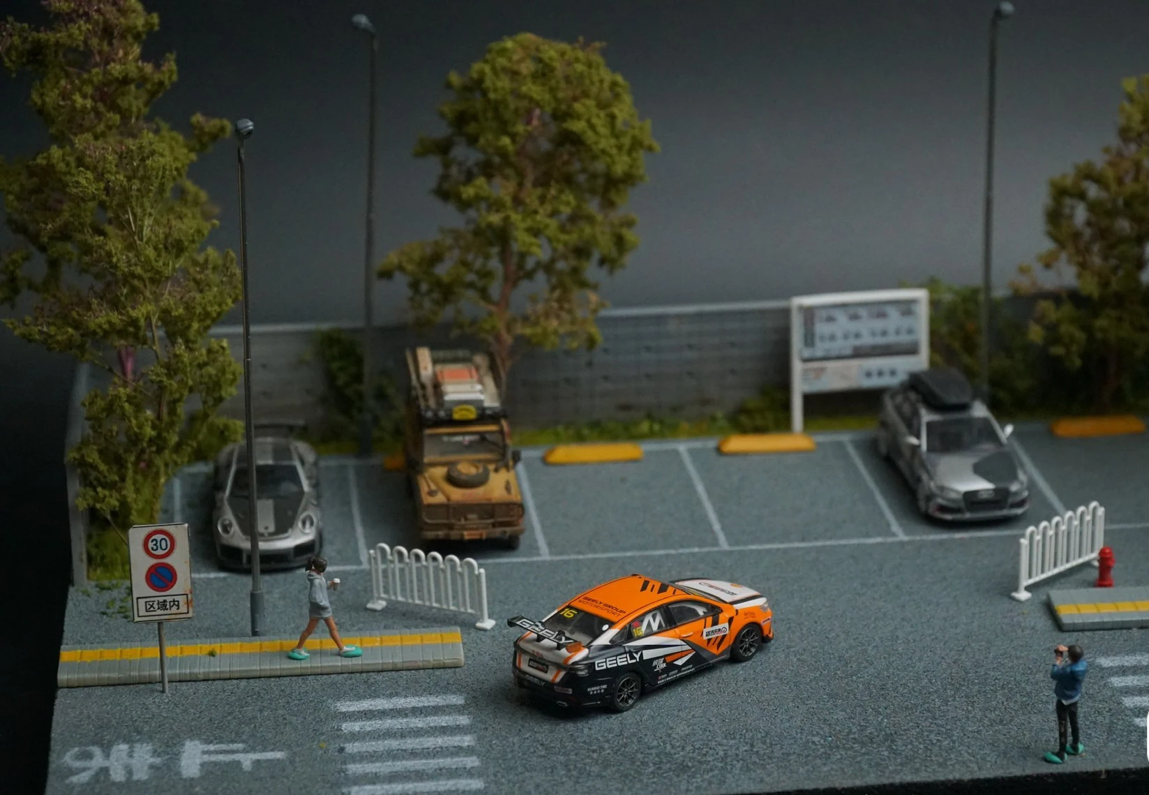 1/64 Scale Japanese Style Parking Lot Diorama (No Cars Included)