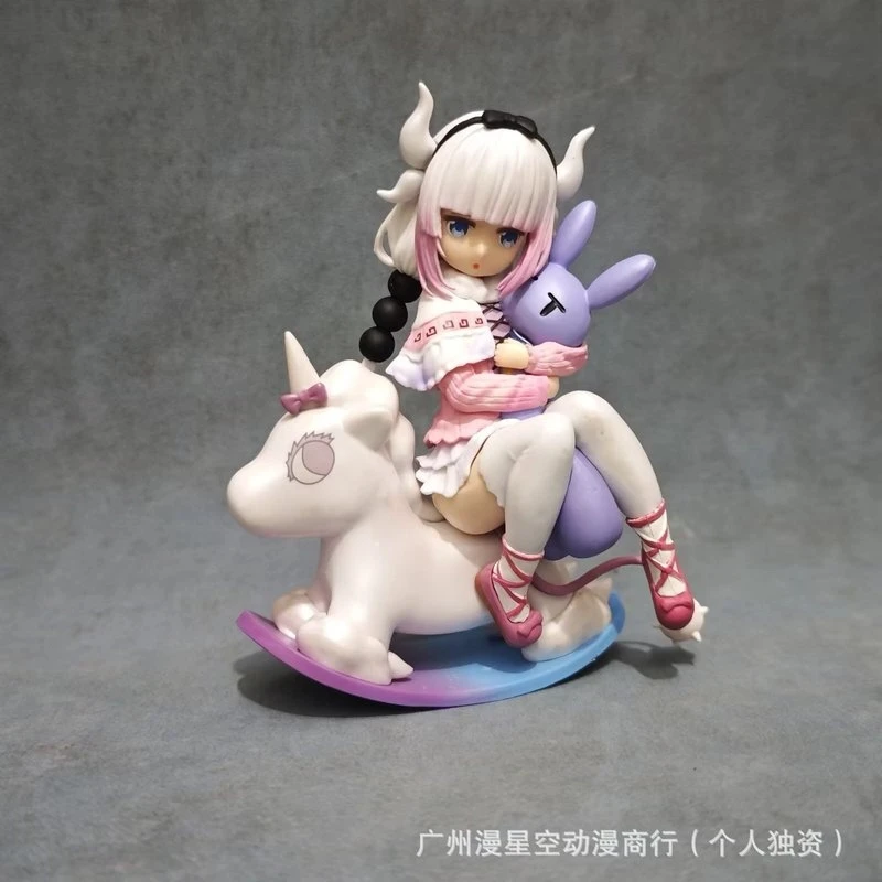 

Мисс Кобаяши Дракон-горничная Kannakamui Angry Dragon Lady Rocking Horse Фигурка Коллекционировать украшение Аниме Периферийные устройства Подарки на день рождения