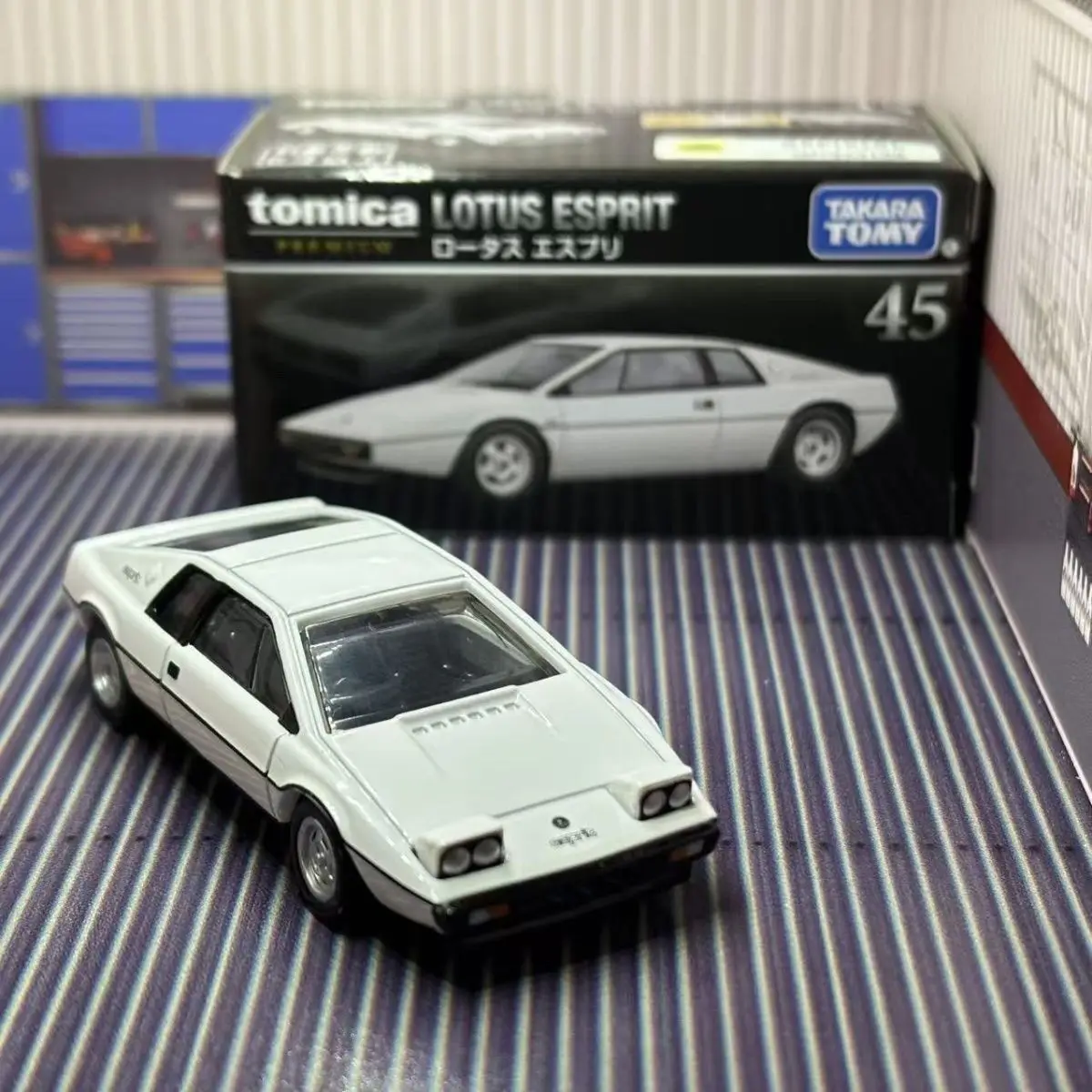タカラトミー トミカ 1:64 ロータス エスプリ ダイキャストメタルおもちゃの車 ブラックボックスコレクション TP45